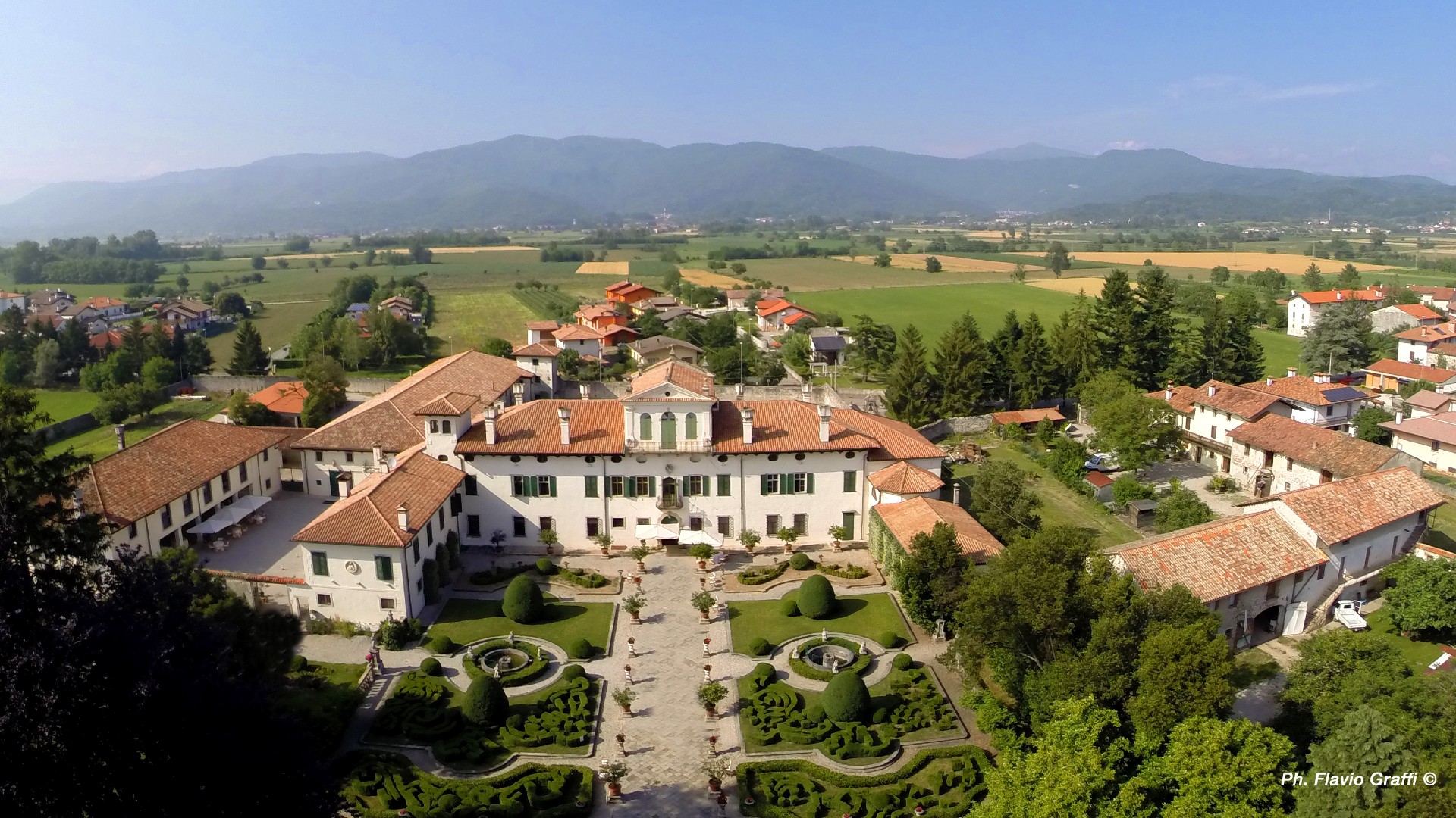 Villa de Claricini ist führend in der ganzheitlichen Aufwertung von Hanf | il FRIULI